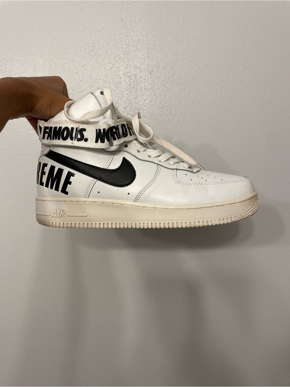 Men’s White Supreme x Nike Air Force 1 High SP Sneakers - Picture 2 of 10